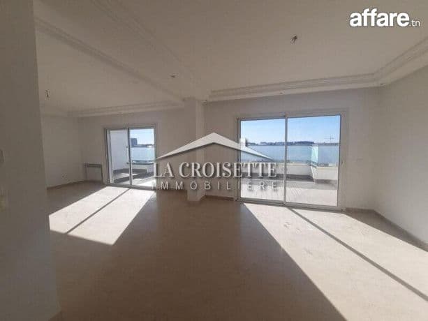 Penthouse s4 avec piscine aux Jardins de Carthage MAL4154