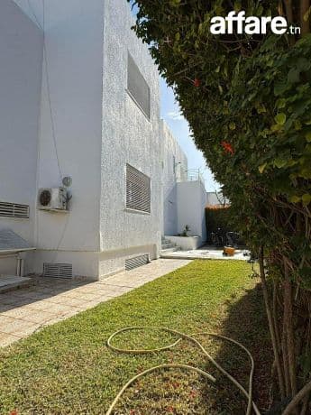 A Louer Une Villa sur 3 Niveaux à Menzah 9C