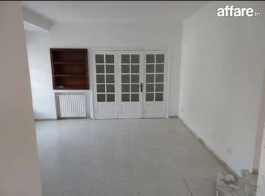 Location S4 vide à Chotrana 1