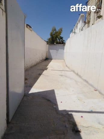 Garage à louer – Grand espace de 300 m² 