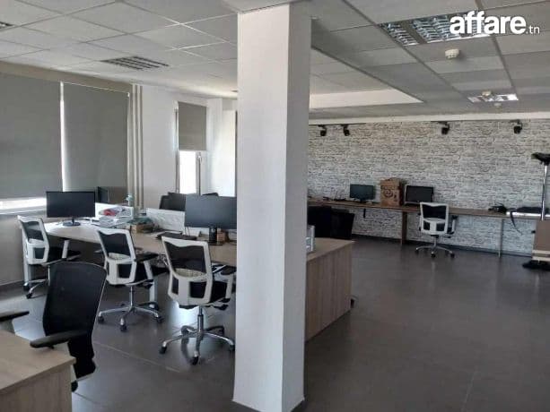 Coquette bureau 286 m² au lac 3 kram