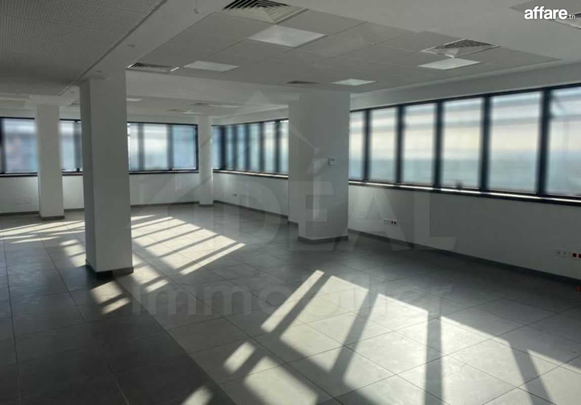 AL Bureau 984m² au Lac3