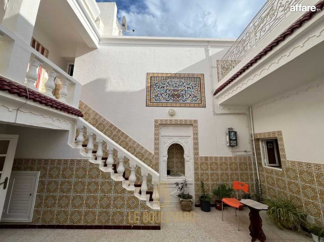A Vendre Maison Style Arabesque S+4 à Deux Niveaux