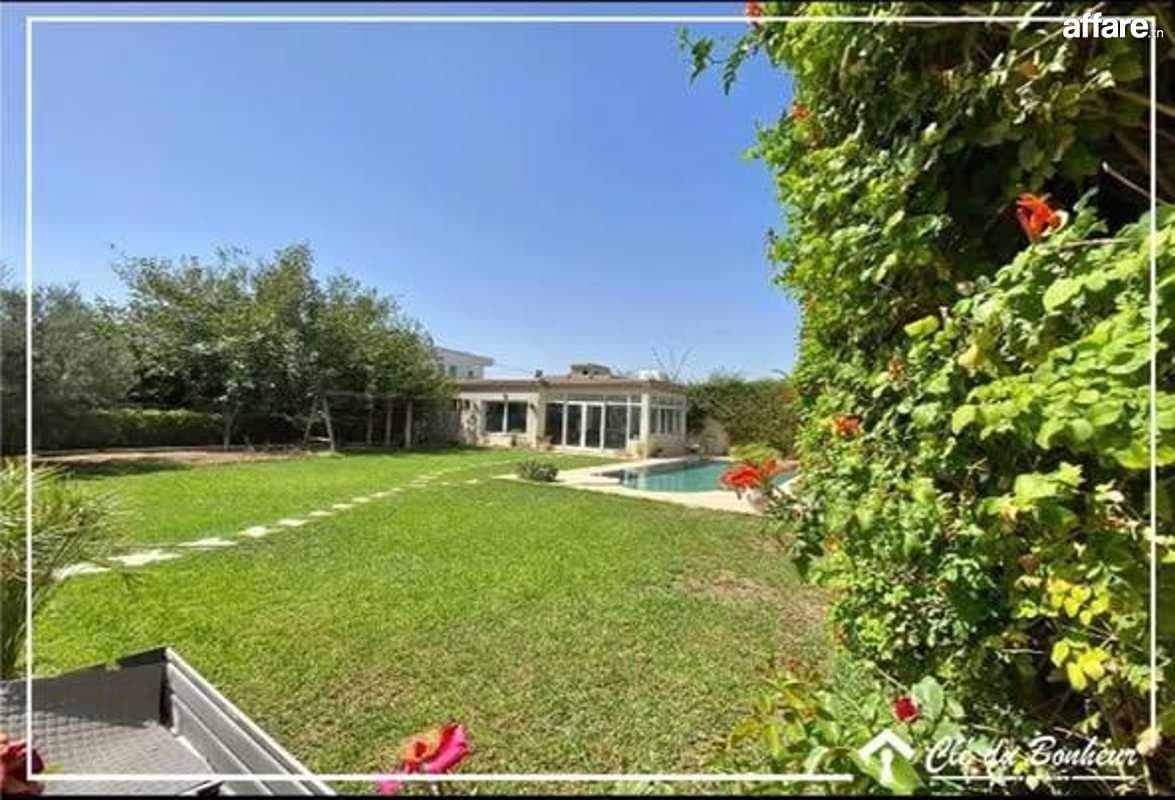 à louer villa avec piscine à chotrana 2