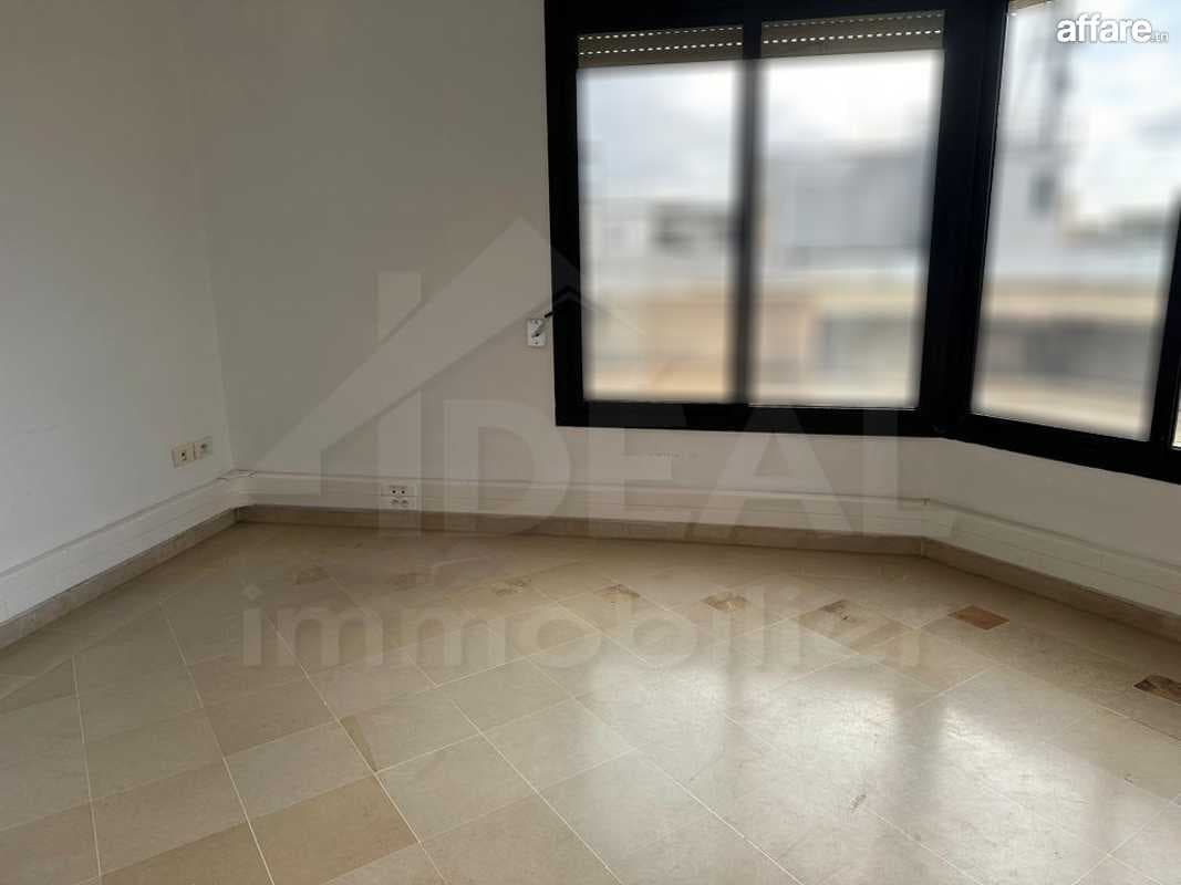 AL Bureau 82m² au Lac1
