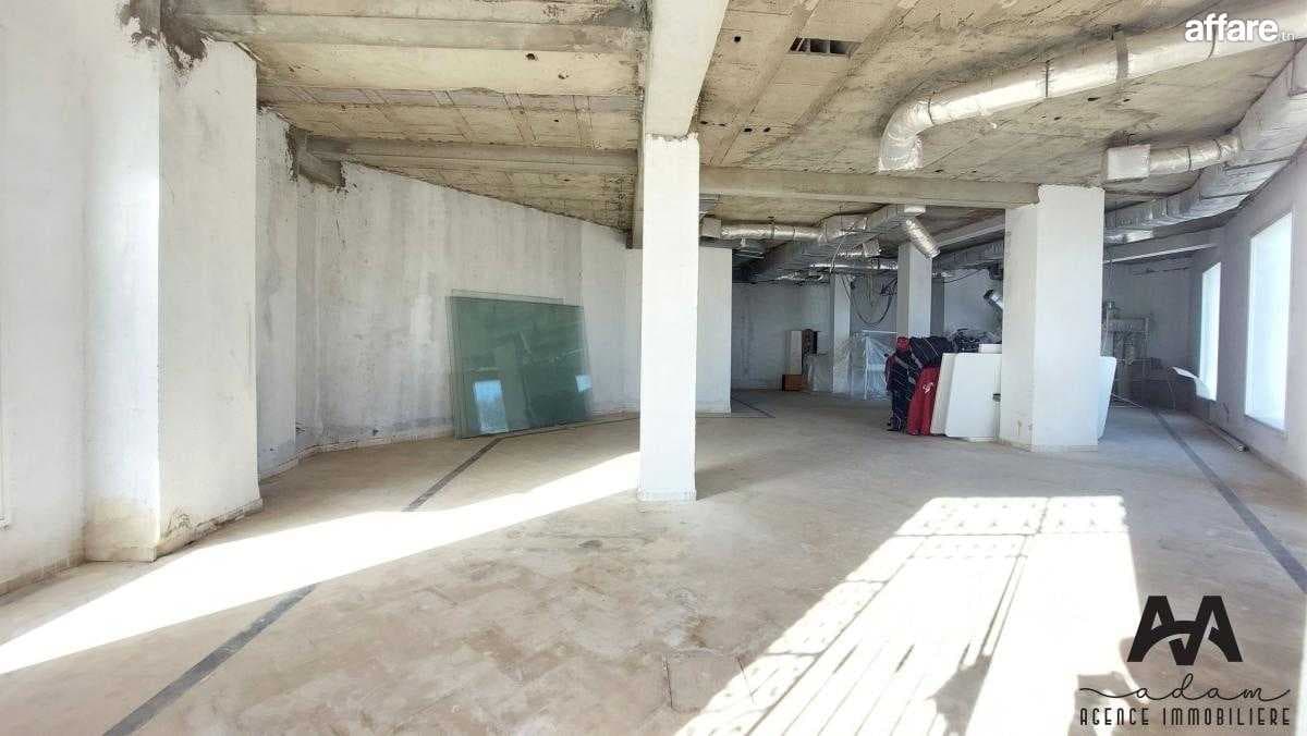 Local commercial de 200m² à Mrezga
