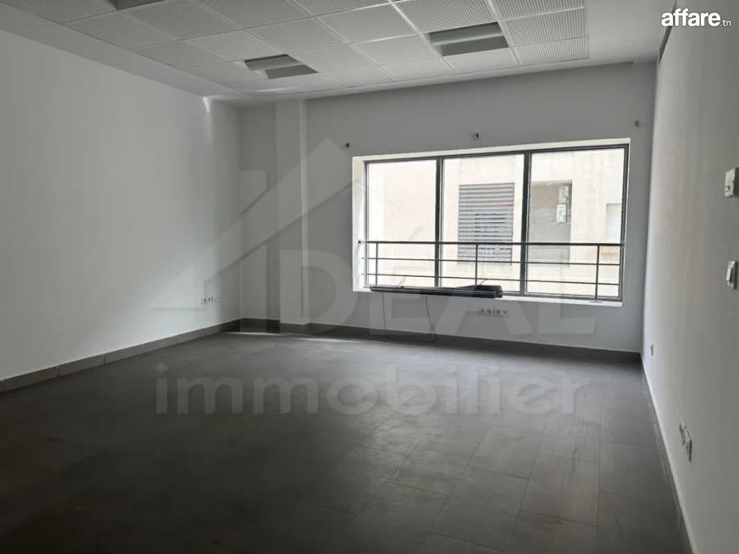 AL Bureau 220m² au Lac2