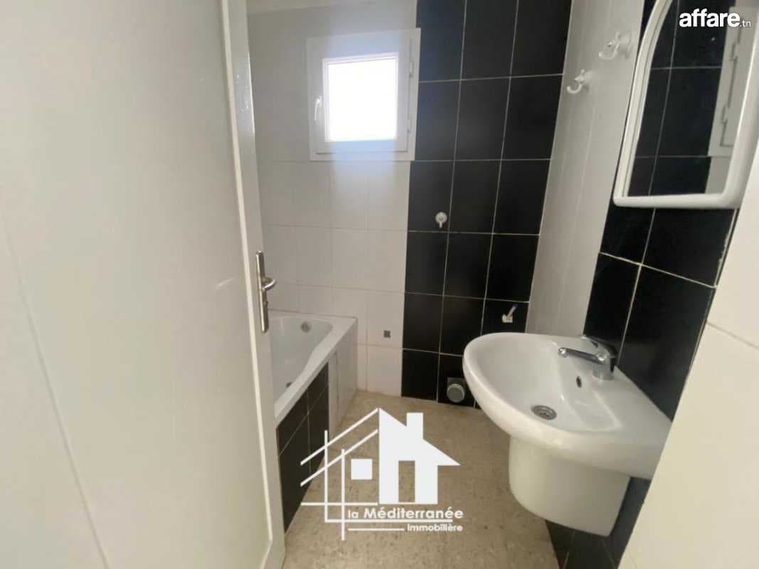  Appartement S+3  RDC bardo 