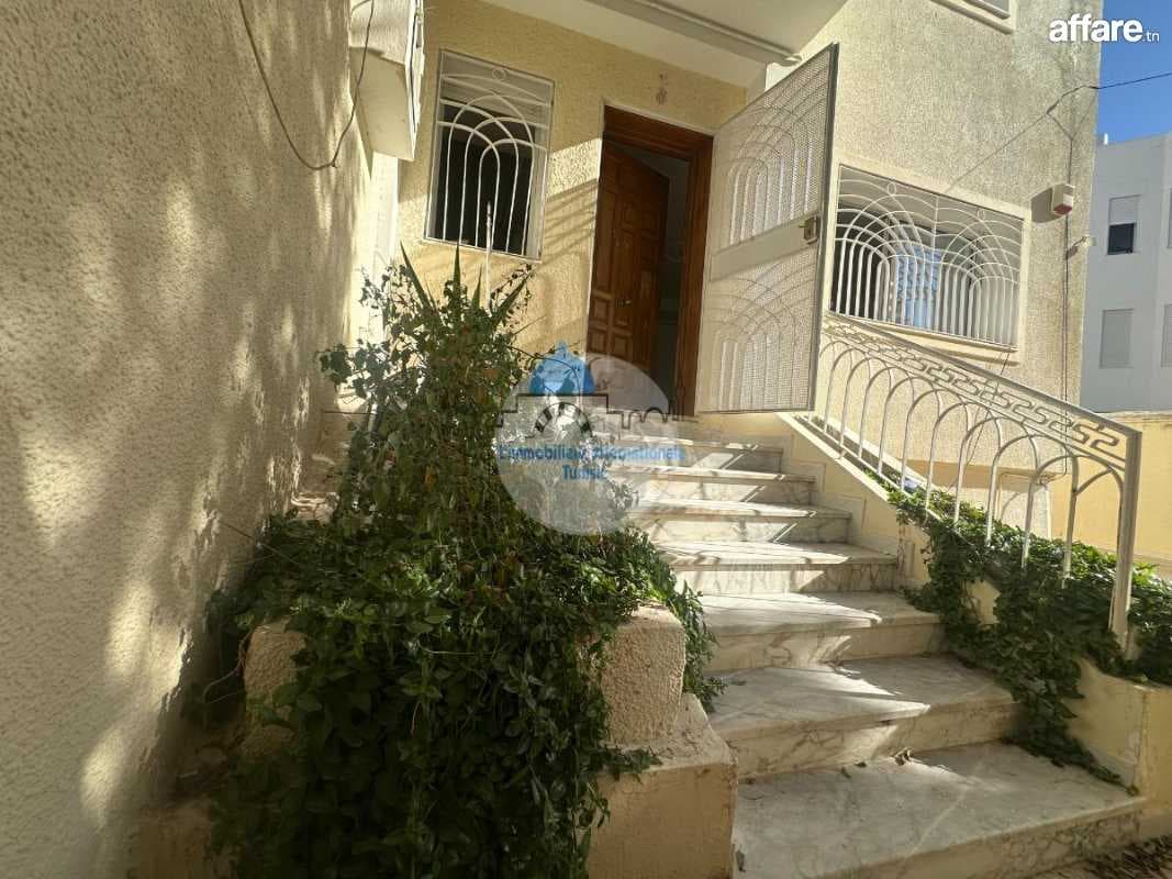 A louer une superbe villa à Khzema Ouest