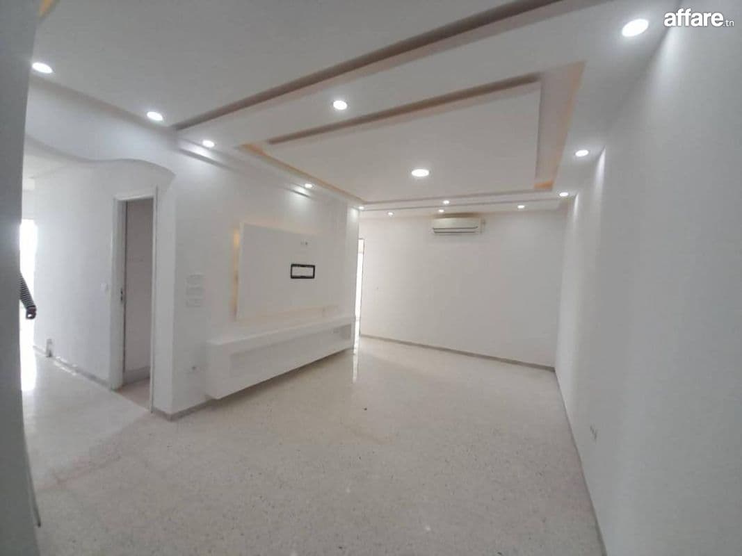 NOUVELLE ARIANA: APPARTEMENT S+3 À VENDRE