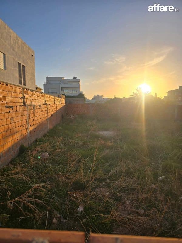🚧 Terrain Constructible En Vente à Khezema Ouest 
