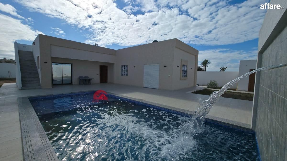 Location annuelle d'une villa avec piscine à Sidi Jmour 