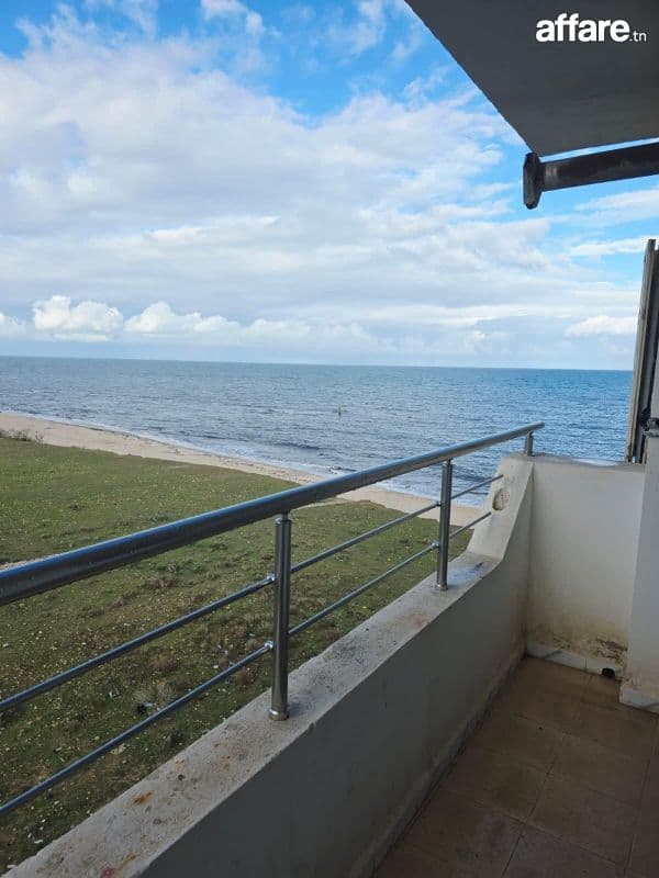 🌊Appartement S+3 Avec Vue Mer En Vente à Chott Mariem