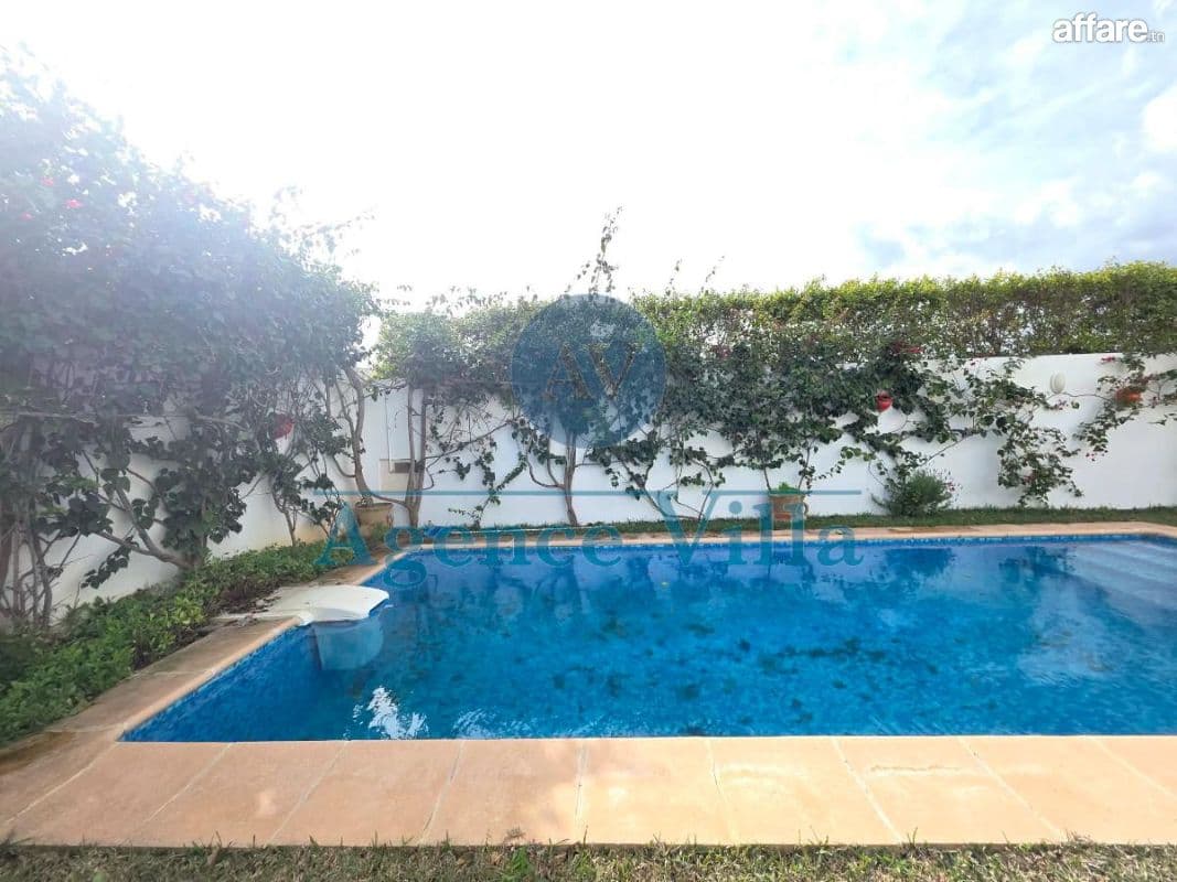 Villa S+5 à Gammarth avec piscine