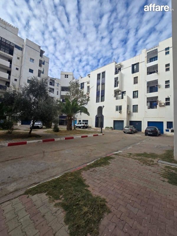 Appartement S+3 En Vente à Khezema Est