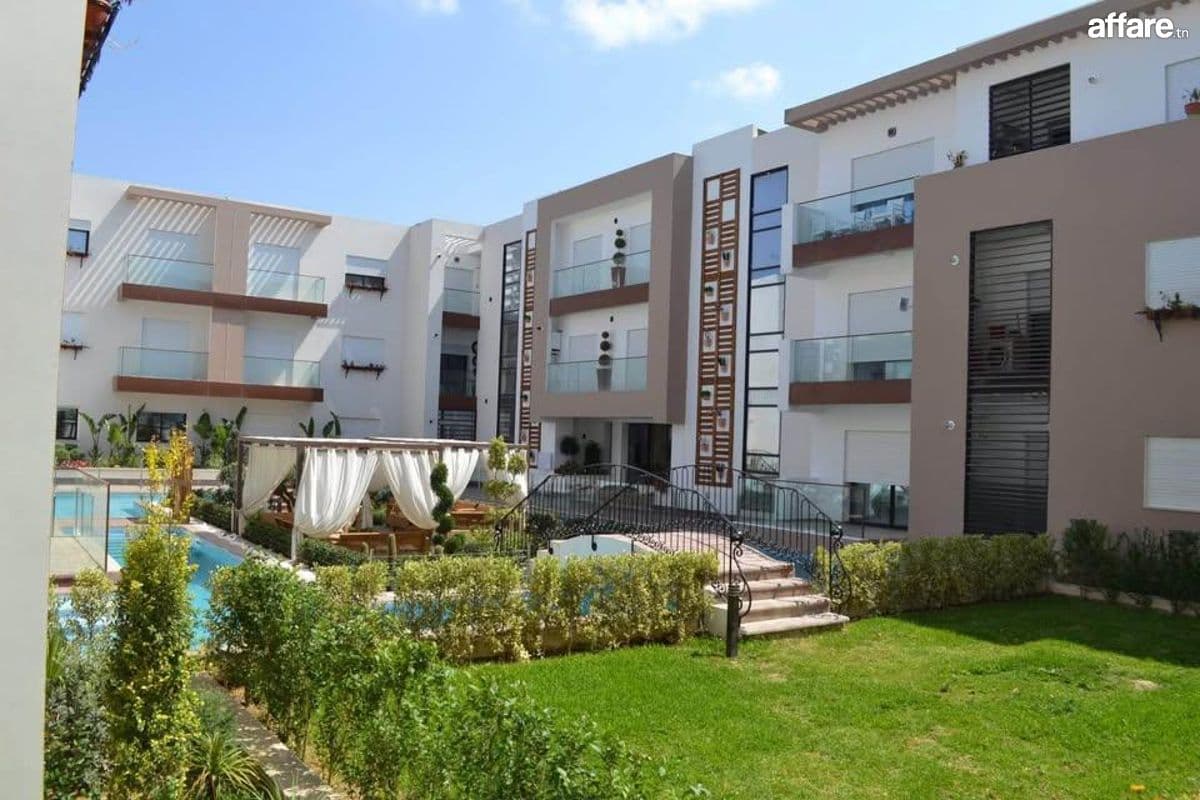 à vendre à  rue du parc - la soukra 