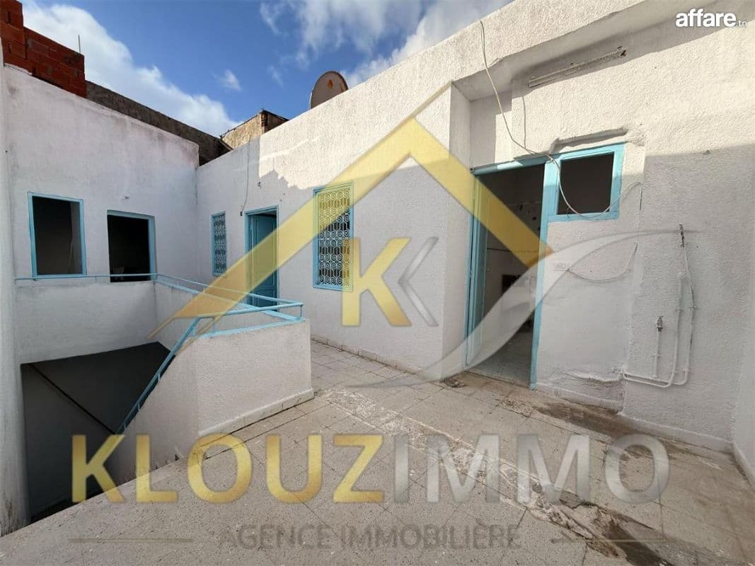  a vendre  une maison style arabe en plein centre ville 
