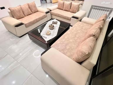 Salon cuir en très bonne état Peu utilisé