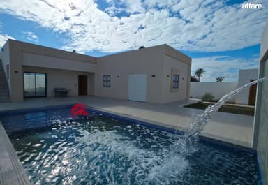 Location annuelle d'une villa avec piscine à Sidi Jmour  L 7