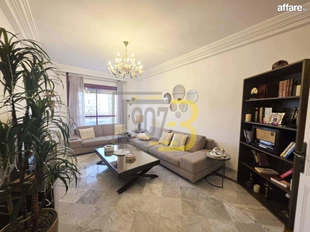 A vendre un appartement s+3 retapé à  cité Ennasr