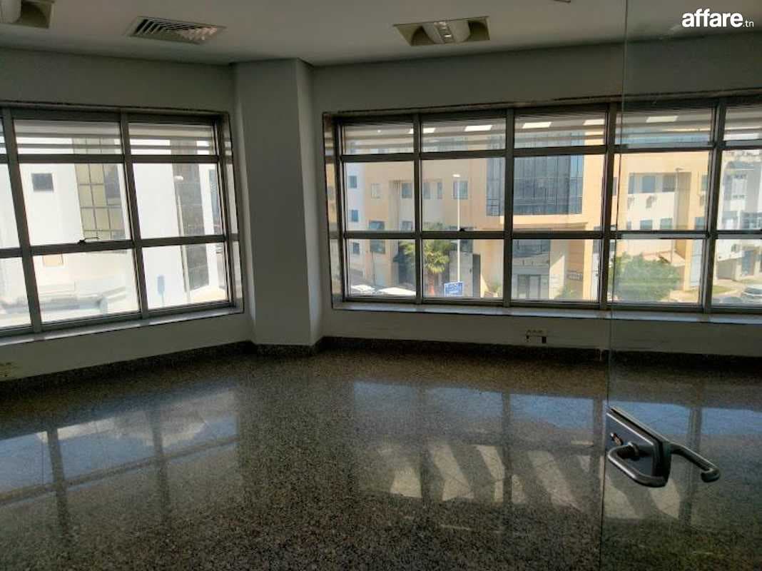 Très beau bureau 360 m² au lac 1