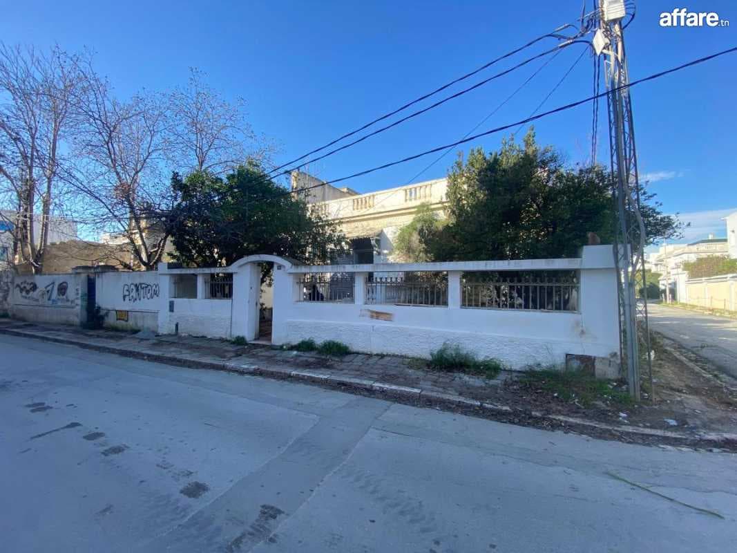À VENDRE : TERRAIN BÂTI – TRÈS PROCHE DE L'AVENUE MOHAMED V 