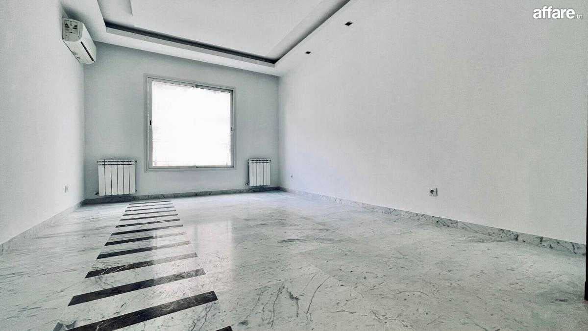 A Vendre Appartement S+2 HS à Menzah 9C