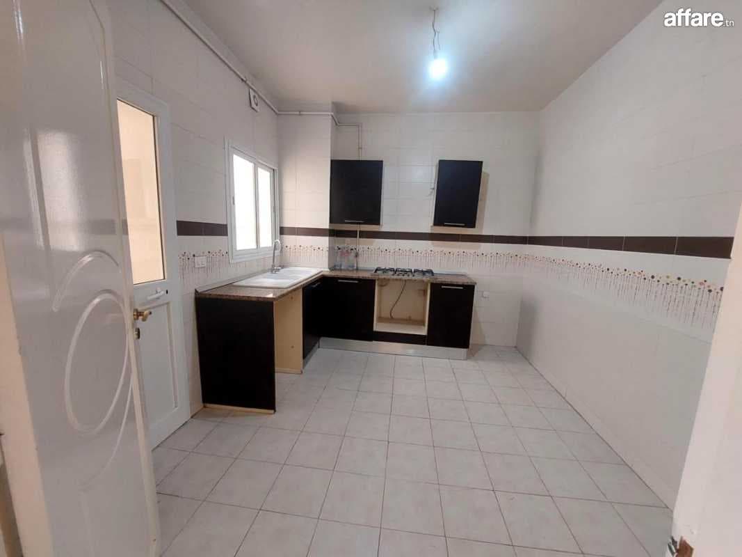 A vendre s+3 cité el wahat avec ppk et cellier