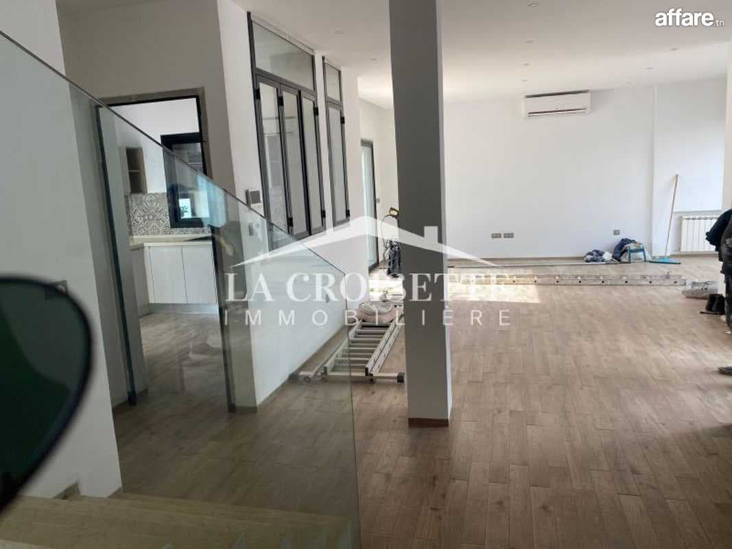 Duplex S+3 avec terrasse et piscine à La Marsa ZDV0164