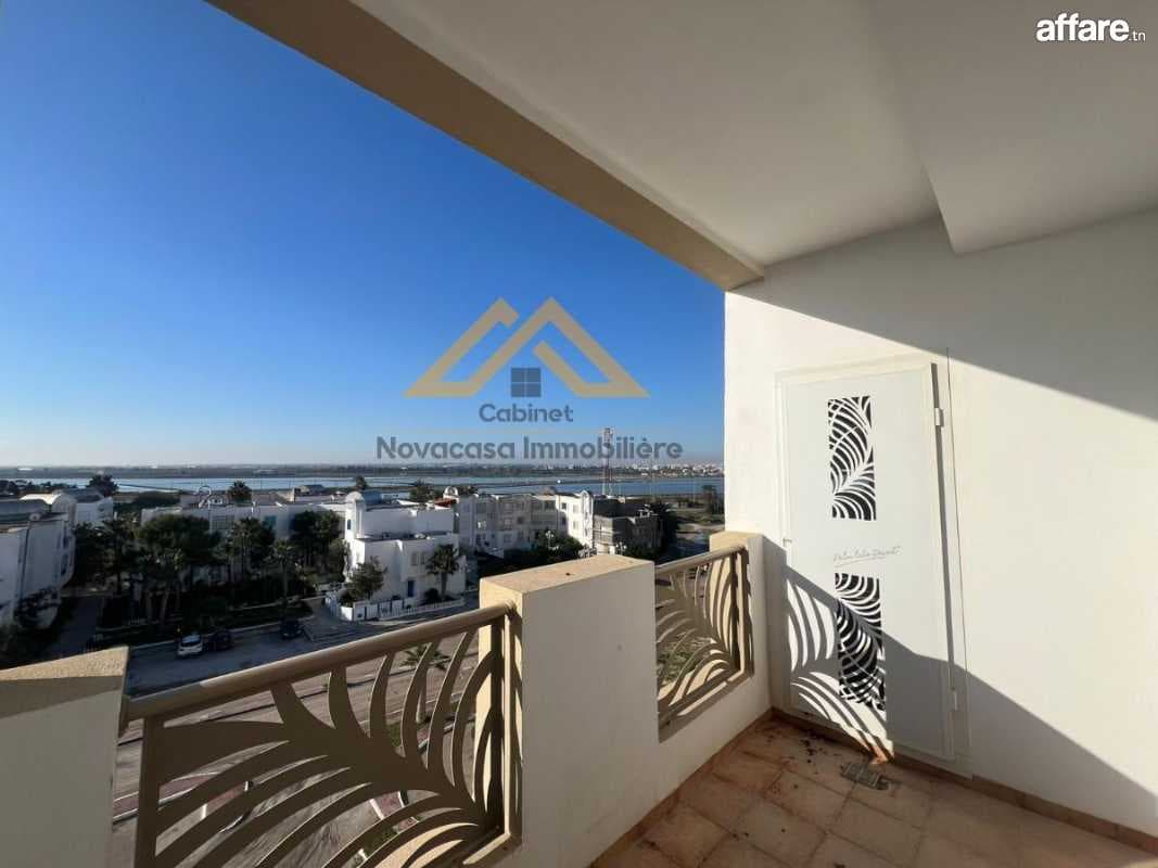 A vendre appartement S+3 à Monastir