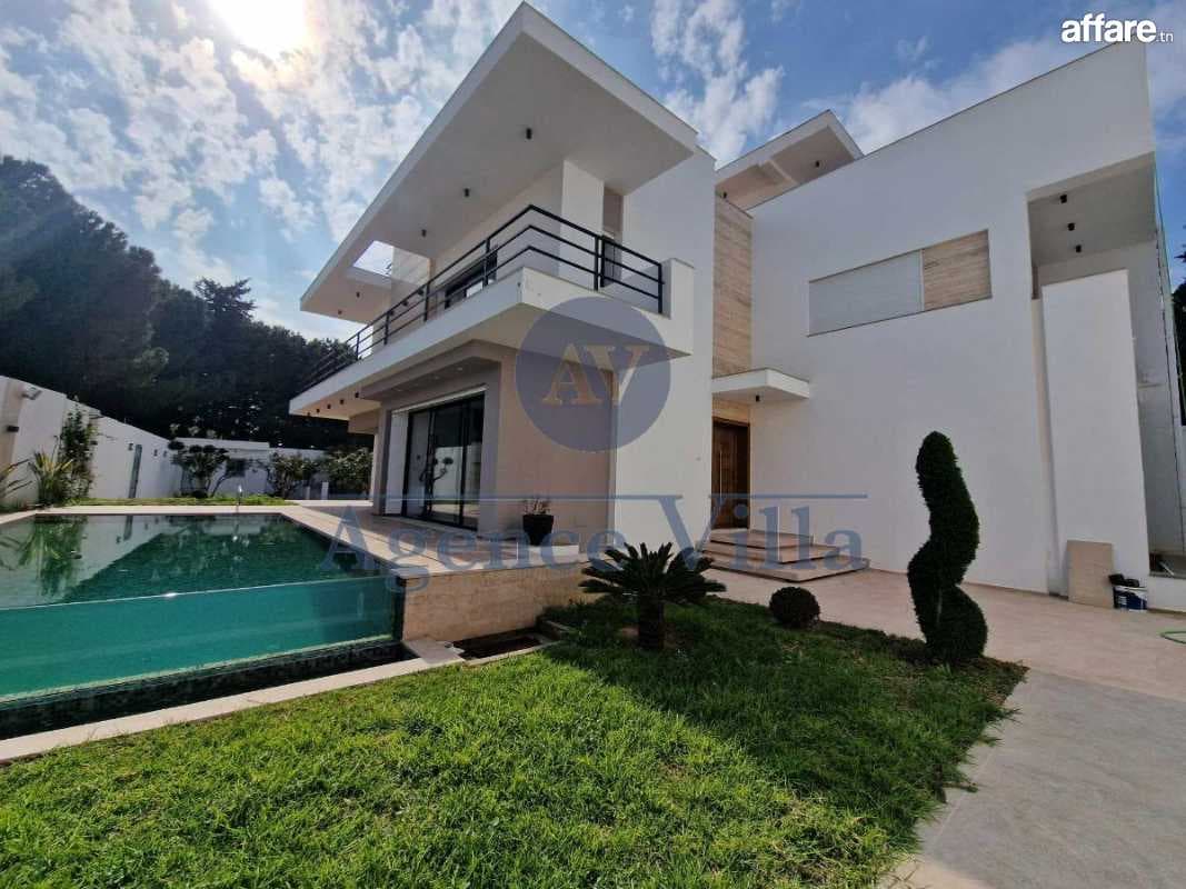 une villa s+3 à carthage avec piscine