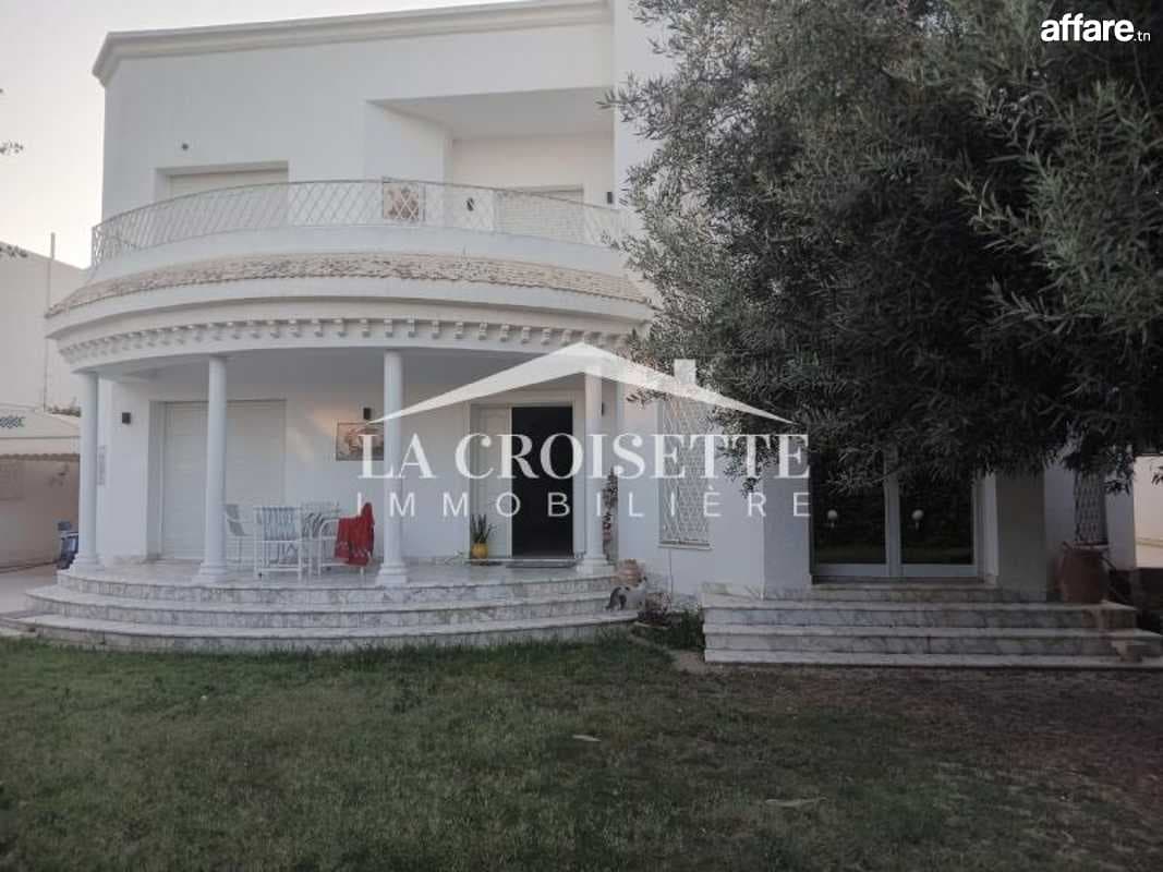 Villa S+4 avec piscine à Carthage MVV0425