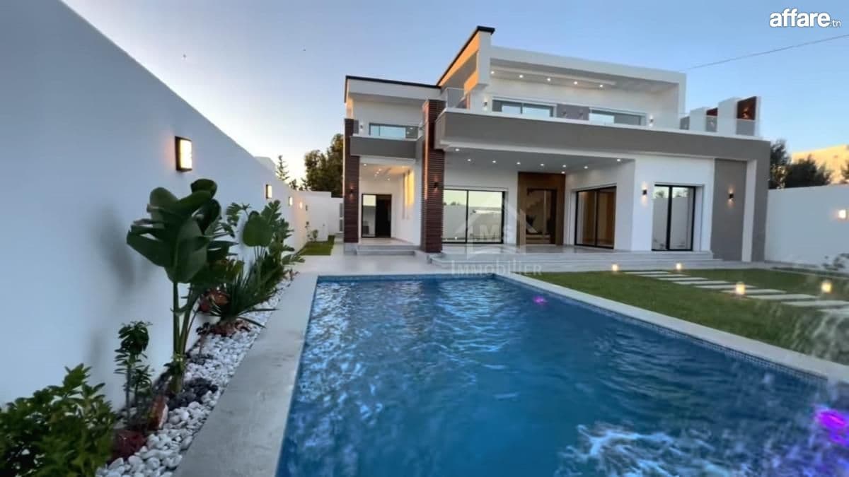 Villa S+4 toute neuve avec piscine à vendre à Hammamet Sud