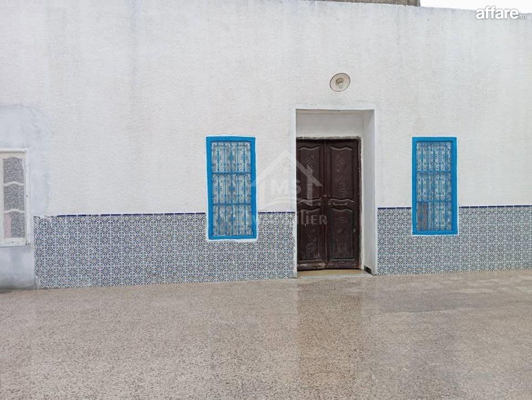 Grande maison arabesque S+5 à vendre à Korba 51355351