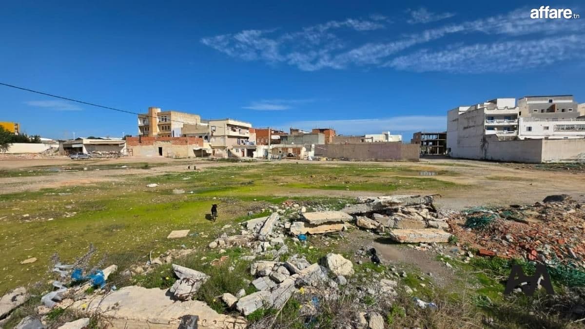 Terrain de 2 000 m² sur la route de Tunis à Nabeul