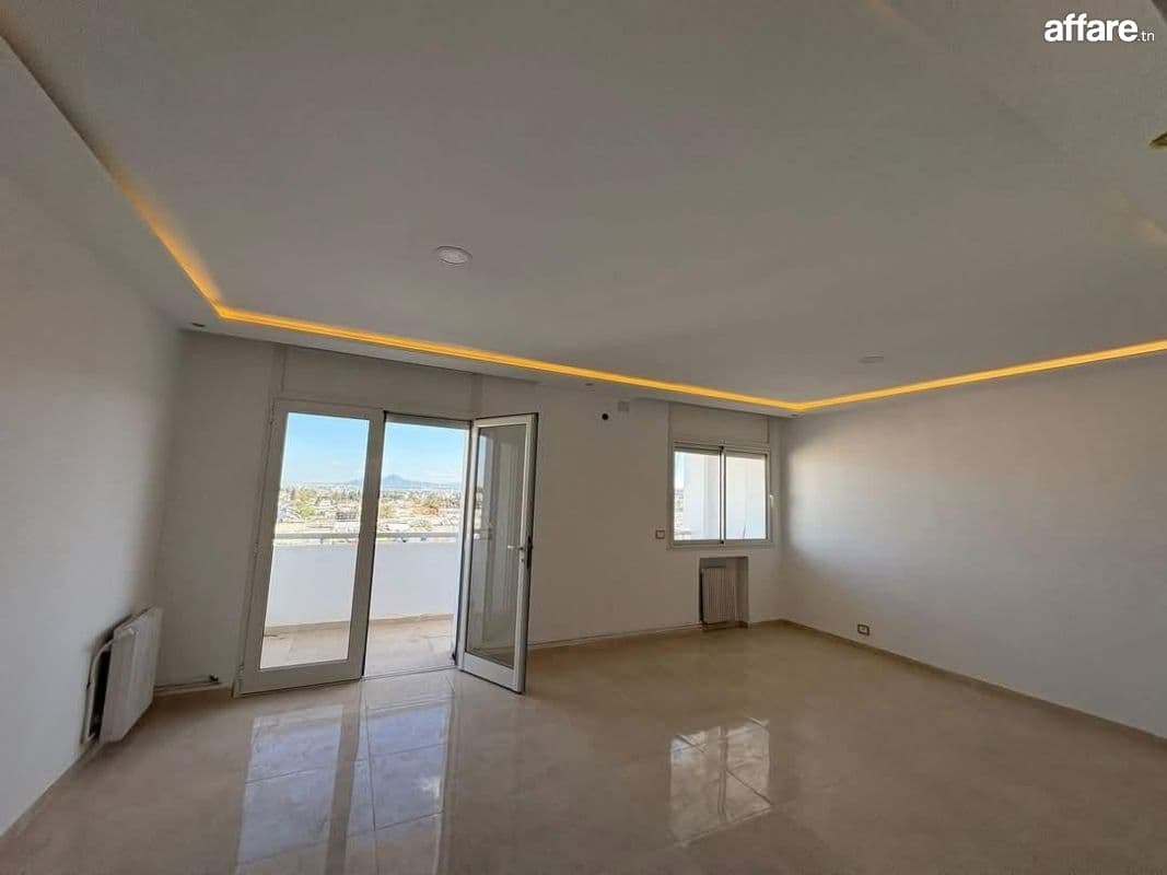 MENZAH 6 : APPARTEMENT S+3 TOTALEMENT RÉNOVÉ A LOUER 