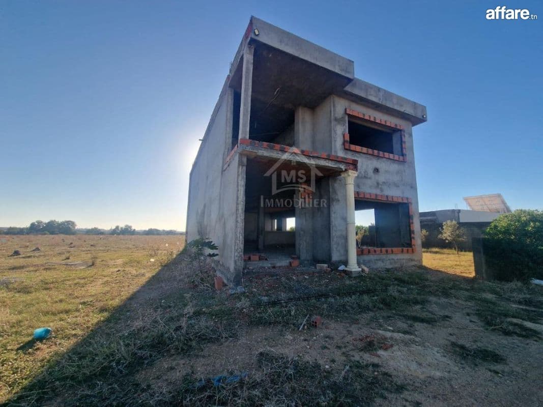 Villa S+4 encours de construction à vendre à Korba 51355351