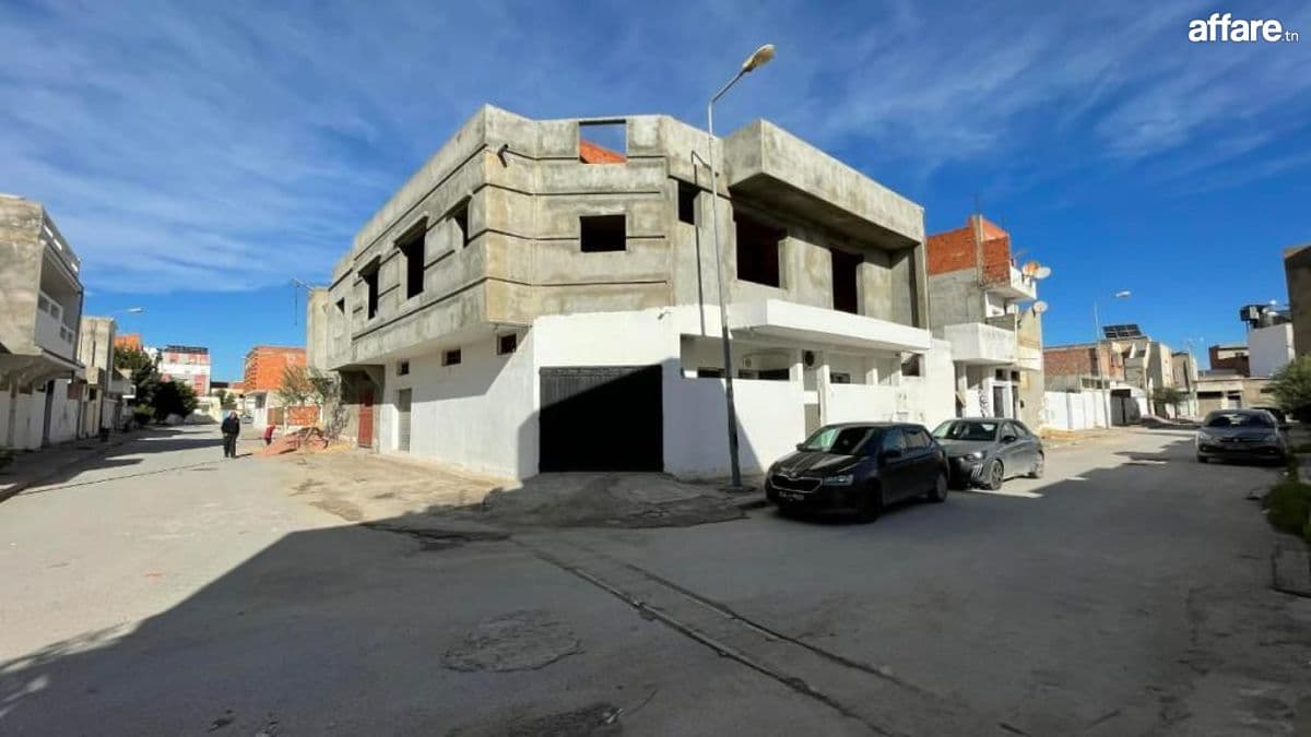 Villa d’angle à Fouchana 340m² bâtis sur 170m² terrain – Idé