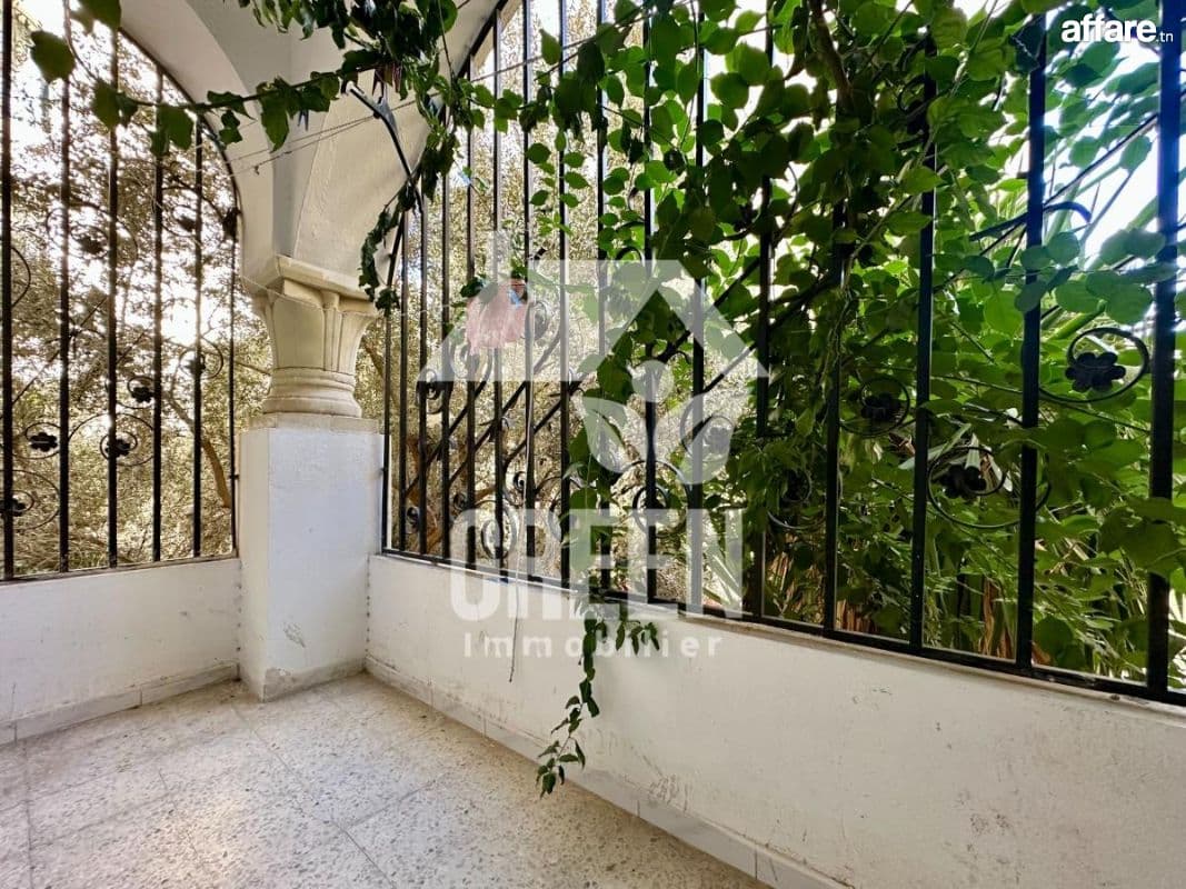 Appartement s+3 " Laouina "