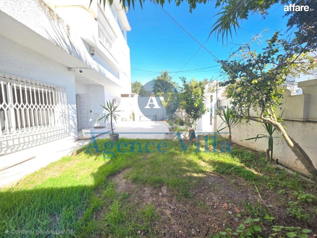  Villa S+5 à La Marsa 
