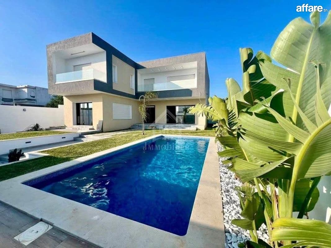 Villa S+5 toute neuve avec piscine à vendre à Hammamet Sud