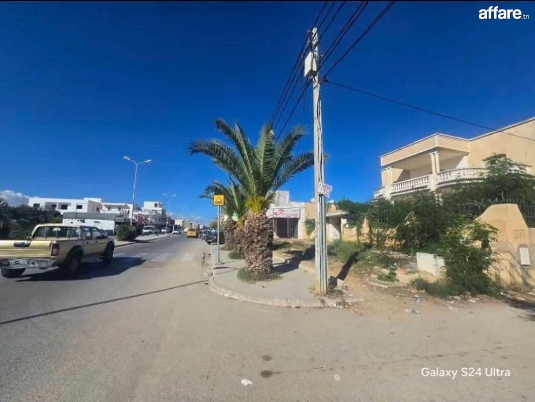 POUR LES PROMOTEUR. r+6  À KANTAOUI  villa opportunités 
