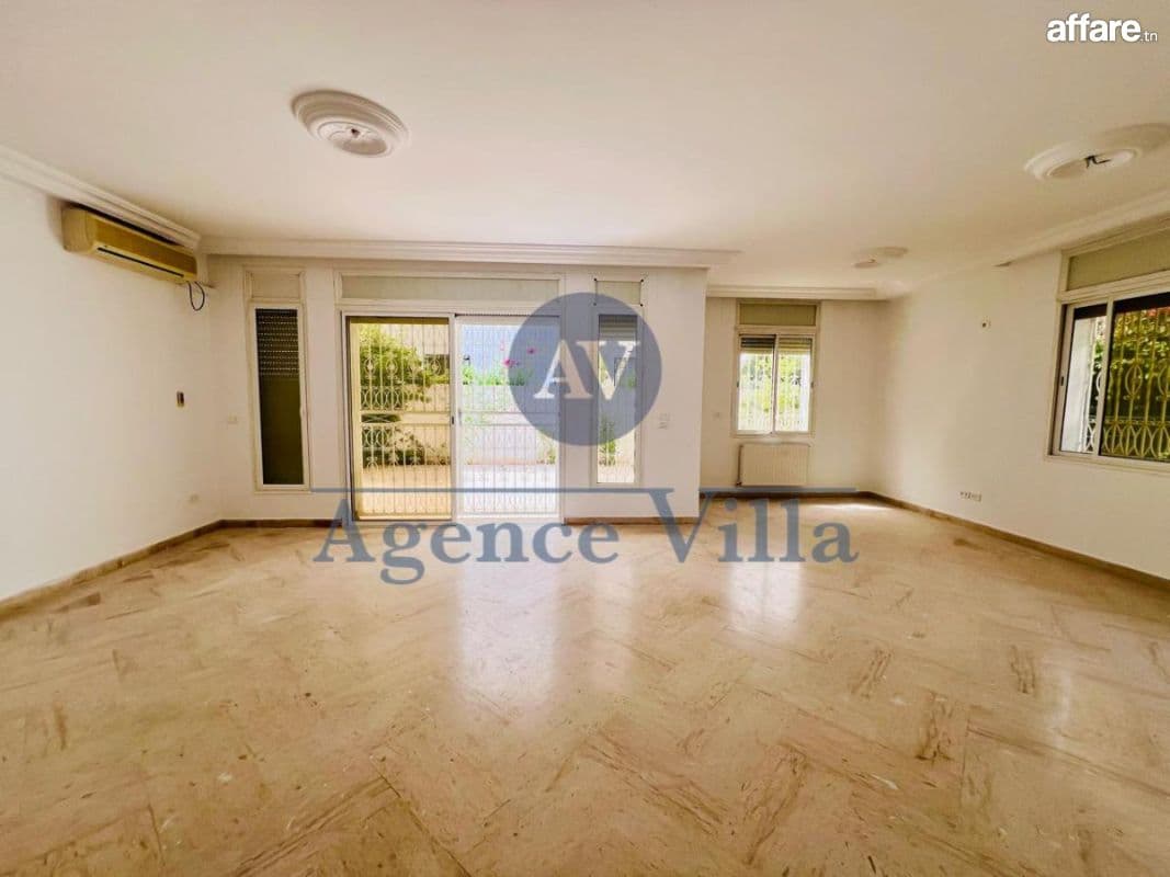 Villa plein pieds s+3 avec jardin à la Marsa 