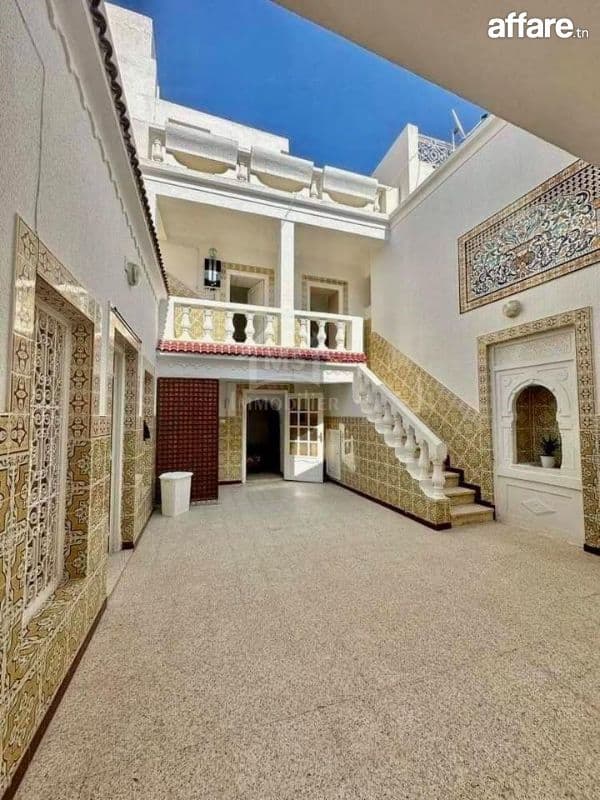 Maison arabesque S+4 à vendre à Béni Khiar 51355351