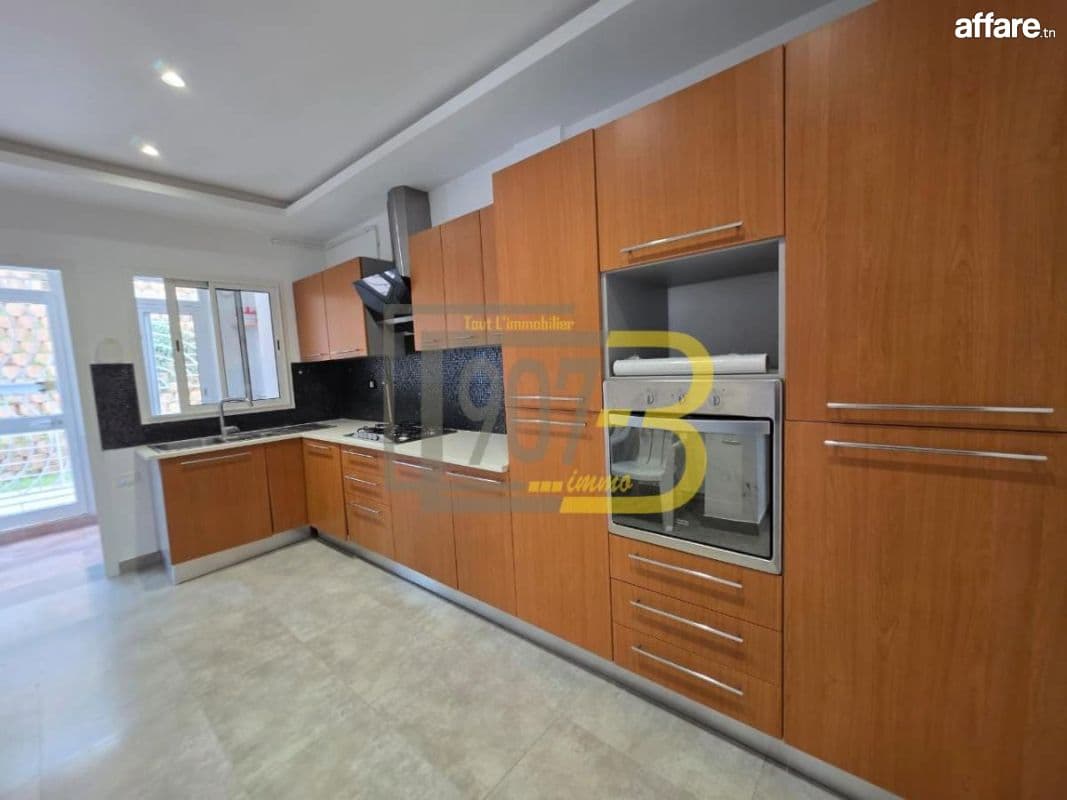 À louer Appartement S+2 avec jardin et terrasse – Menzah 9B