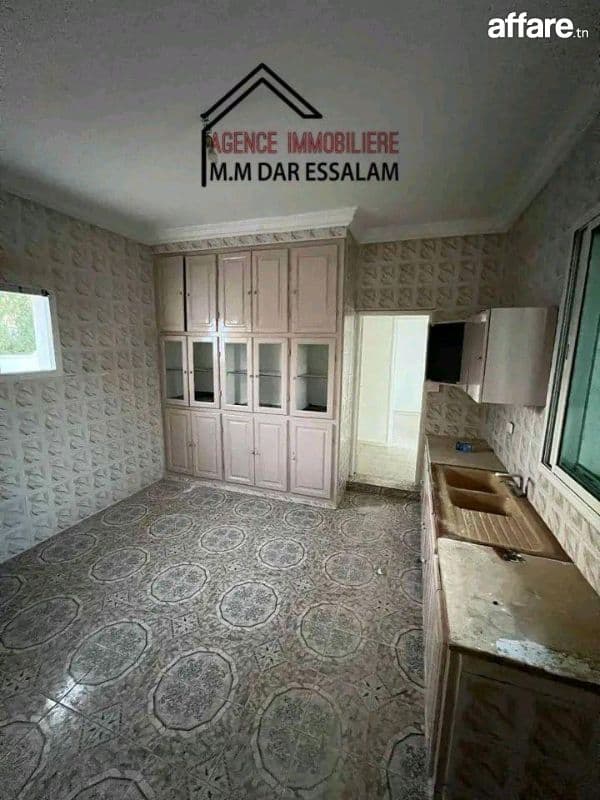 maison indépendante sur la route principal