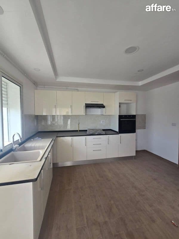  Appartement S+3  - KANTAOUI à 2éme Position de la Plage