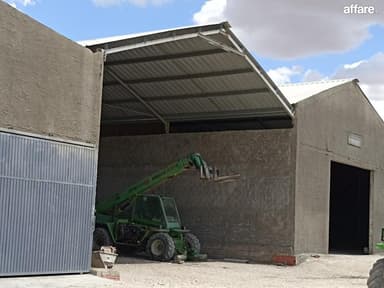 8000 m2 industriellement ou agricolement