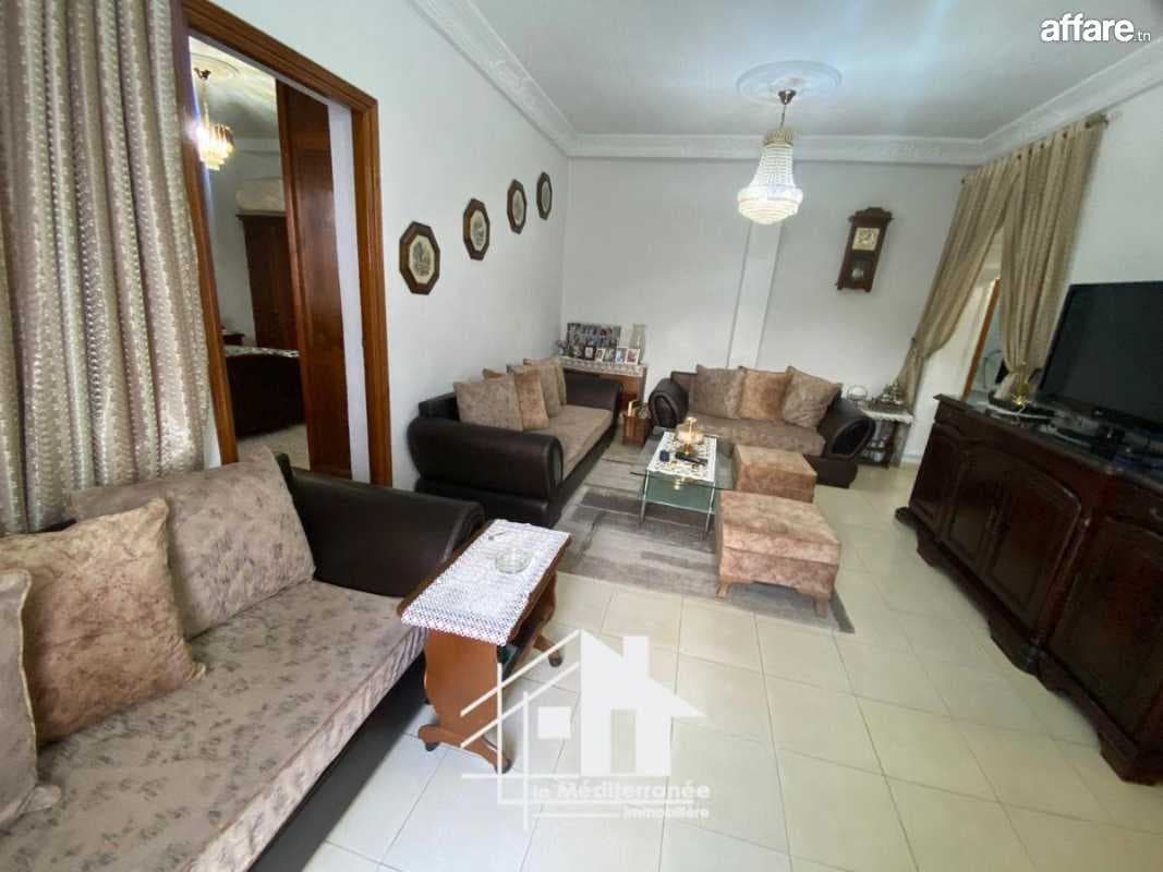 A vendre étage de villa S+3 à Bardo