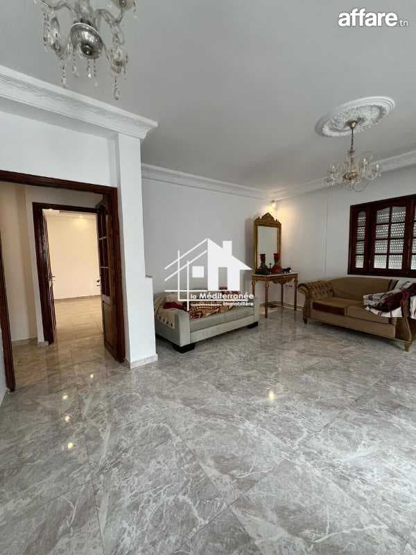 Etage de villa S+3  Bouchoucha